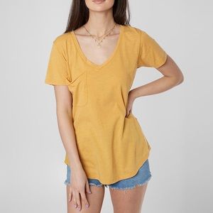 Buckle White Crow V-neck tshirt